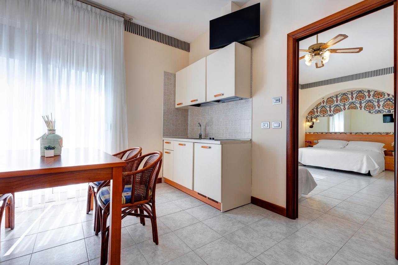 Hotel Nettuno Лидо-ди-Езоло Экстерьер фото