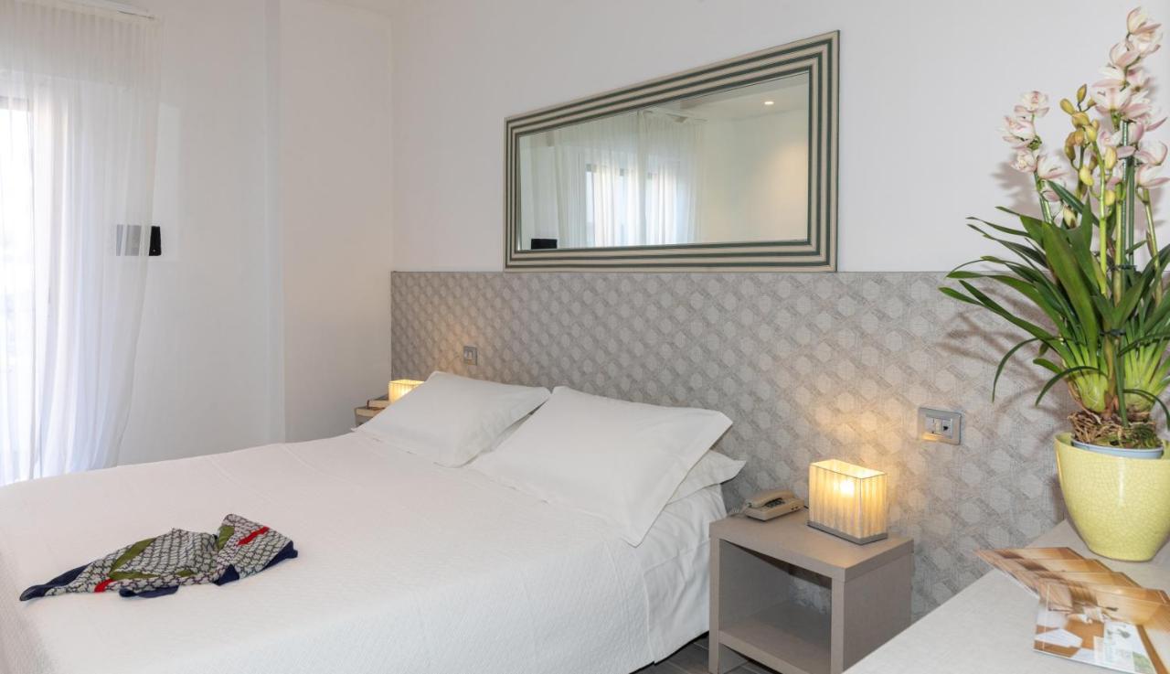 Hotel Nettuno Лидо-ди-Езоло Экстерьер фото